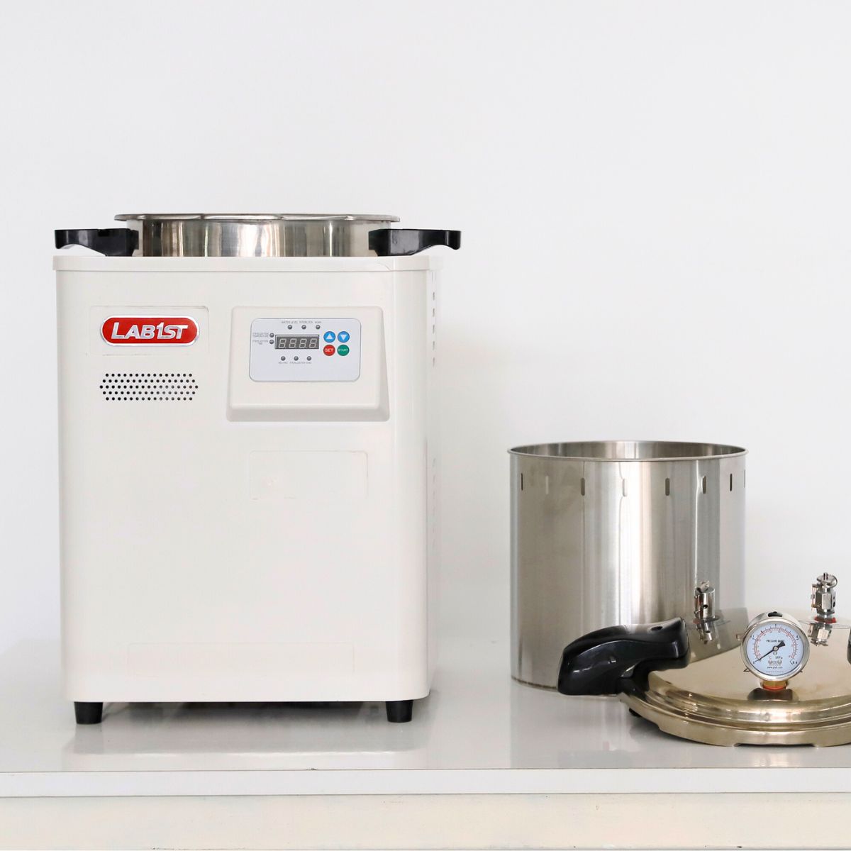 15L, 19L or 24L 50~126℃ LED Display Sterilizer Vertical Autoclave SP S ...