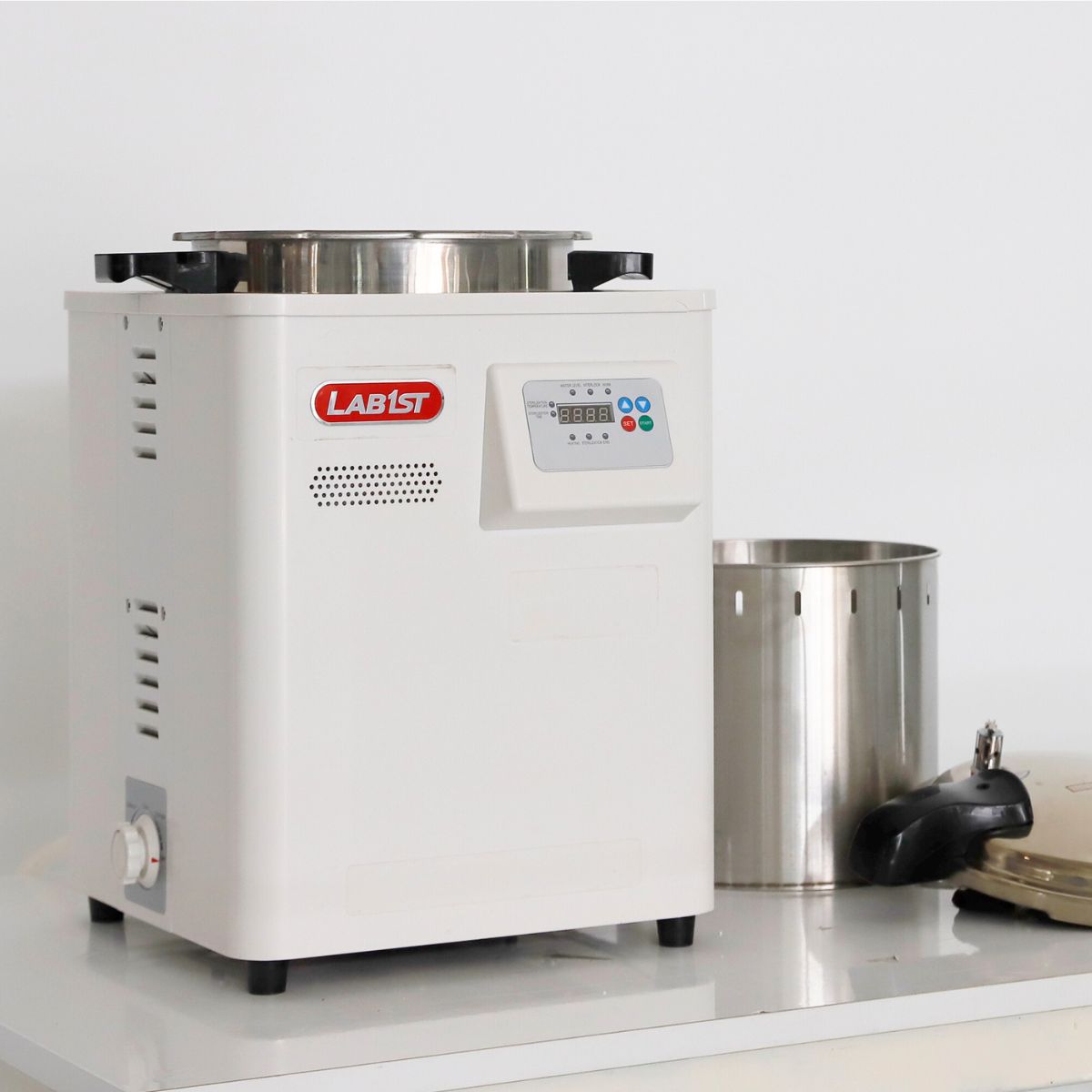 15L, 19L or 24L 50~126℃ LED Display Sterilizer Vertical Autoclave SP S ...